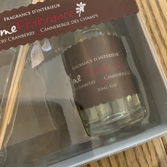 Essential oil diffuser on ceramic - Picture 3 of 5